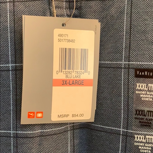 A blue collard shirt - Picture 2 of 4